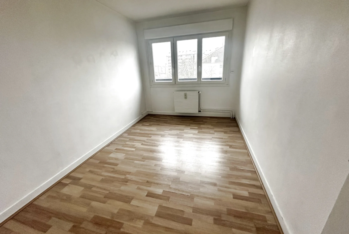 Appartement 3 pièces avec 2 chambres et cave à Troyes 