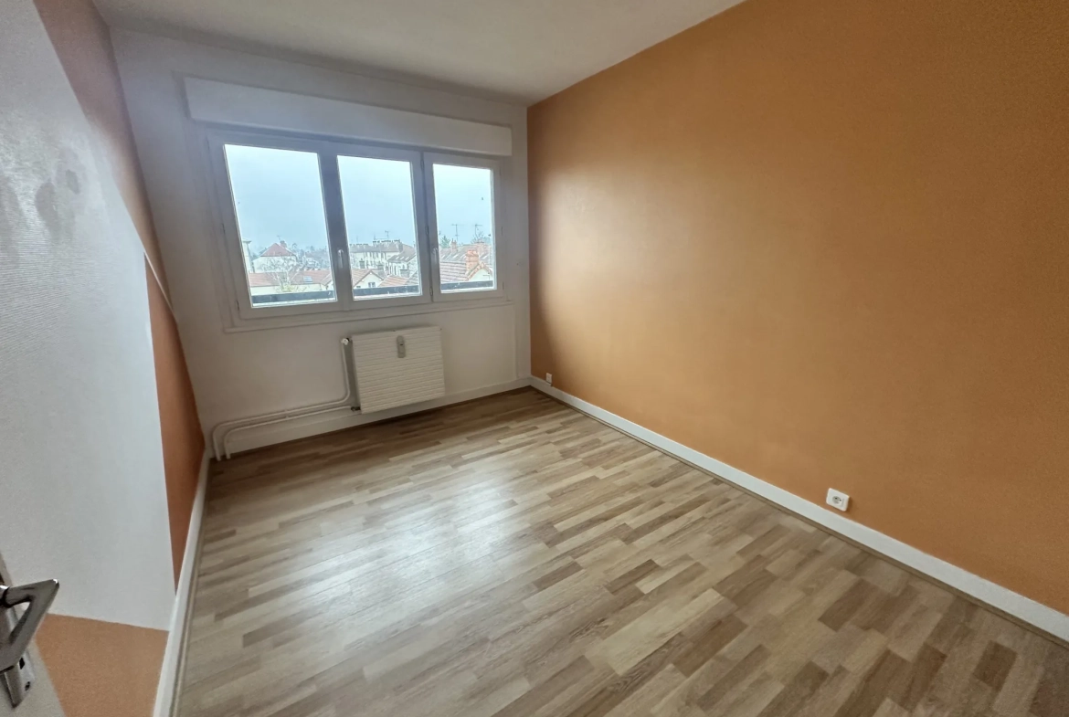 Appartement 3 pièces avec 2 chambres et cave à Troyes 