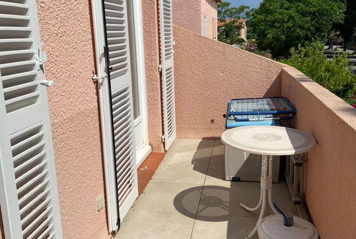 Appartement en bord de mer à La Londe-les-Maures, 2 pièces, terrasse, idéal investissement 