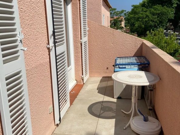 Appartement en bord de mer à La Londe-les-Maures, 2 pièces, terrasse, idéal investissement