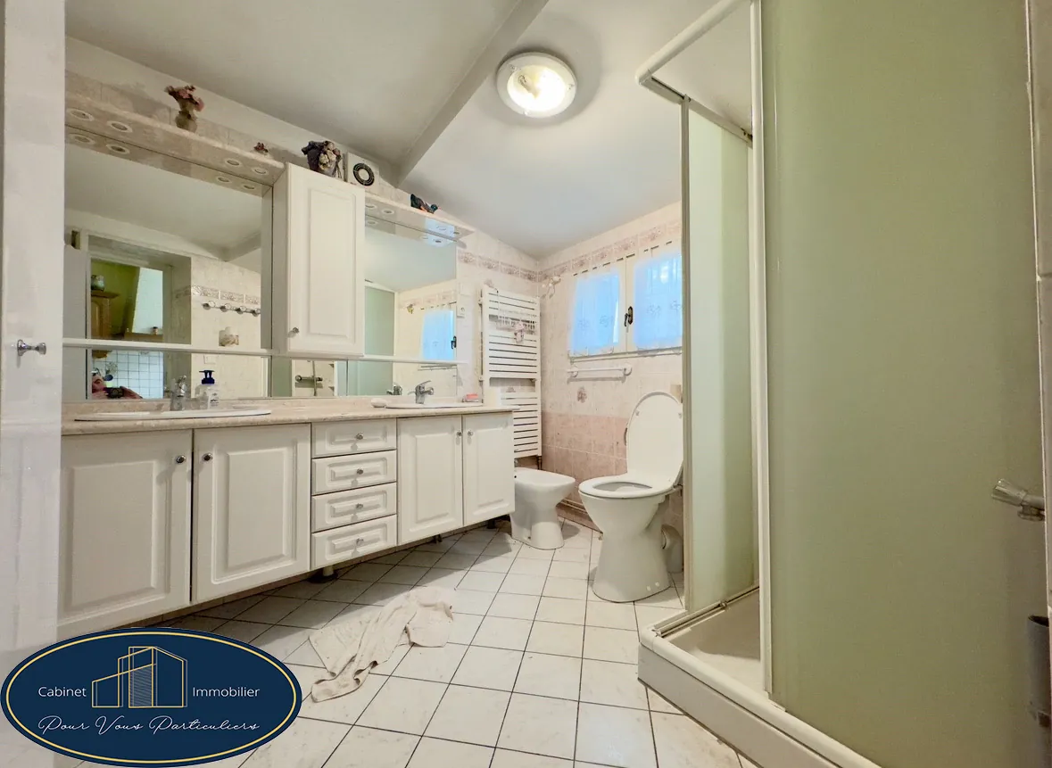Maison mitoyenne à Haulchin de 73 m² - 2 chambres, cour et cave 