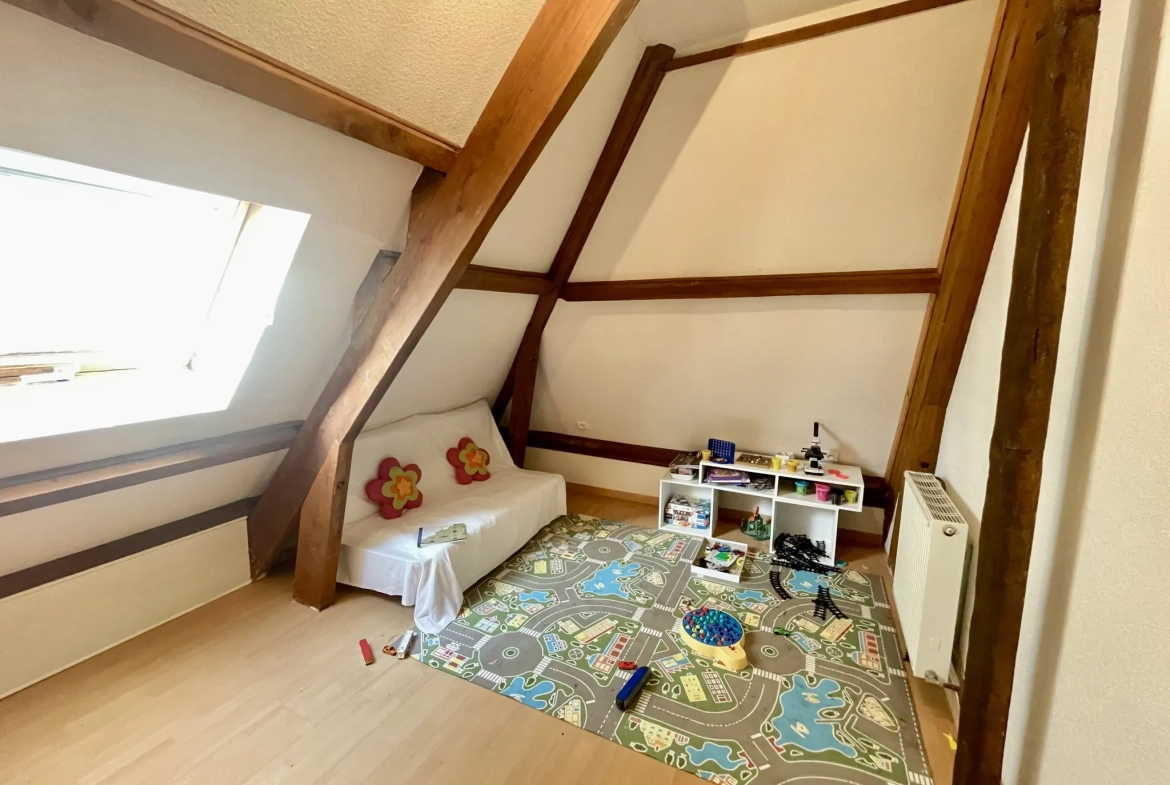 Maison rénovée avec piscine et 5 chambres à Périgueux 