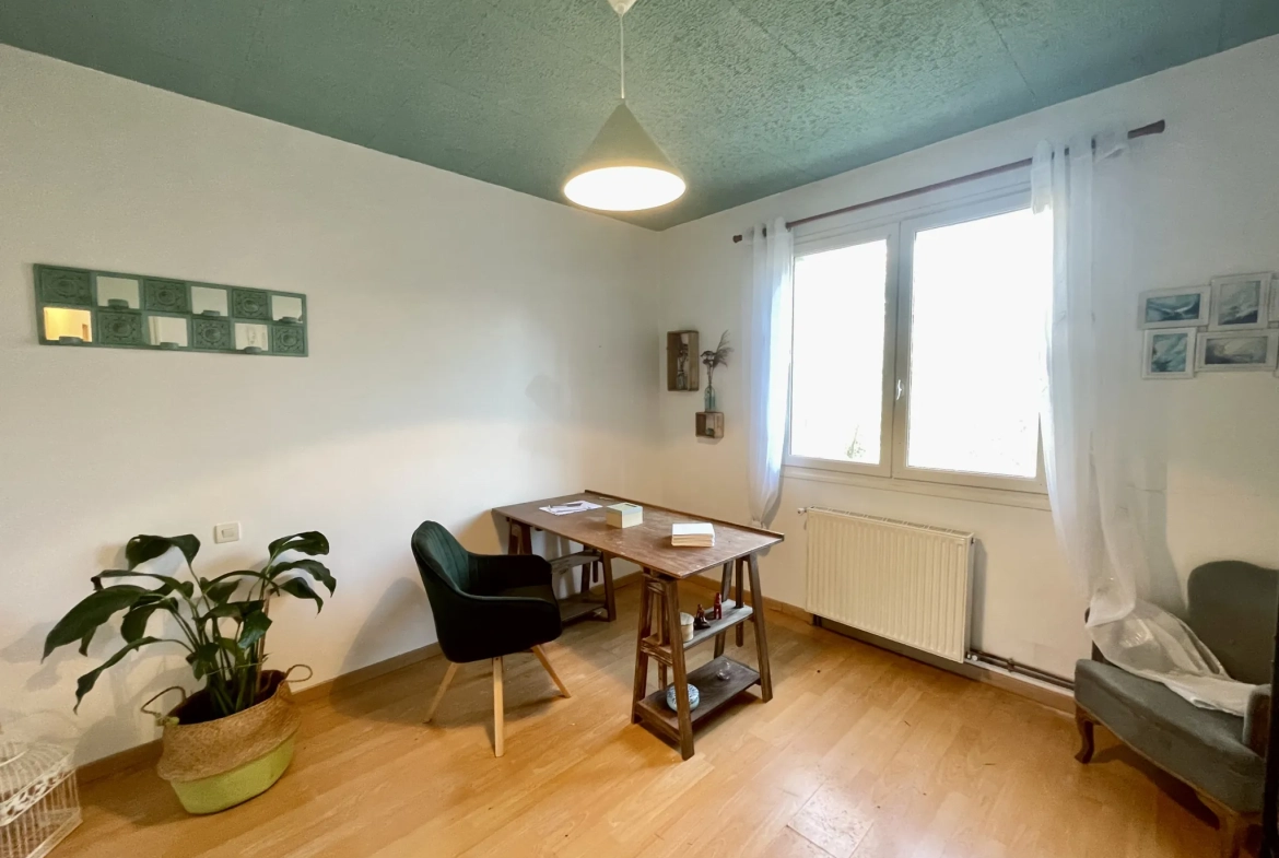 Maison rénovée avec piscine et 5 chambres à Périgueux 