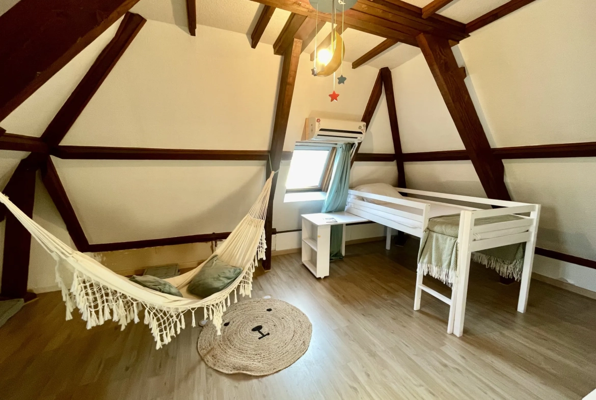 Maison rénovée avec piscine et 5 chambres à Périgueux 
