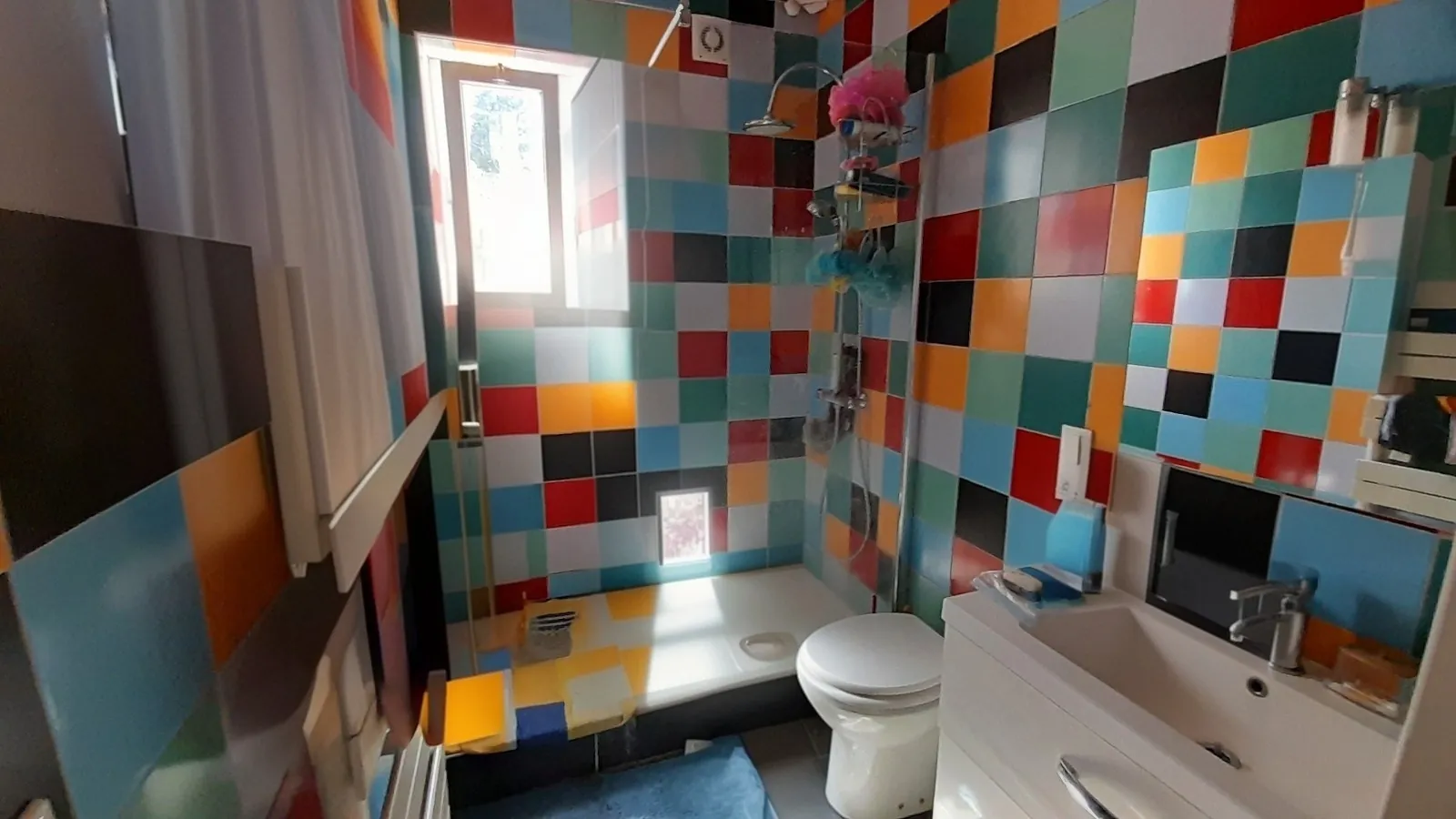 Maison familiale spacieuse à Souillac avec grand jardin et proximité des commodités 
