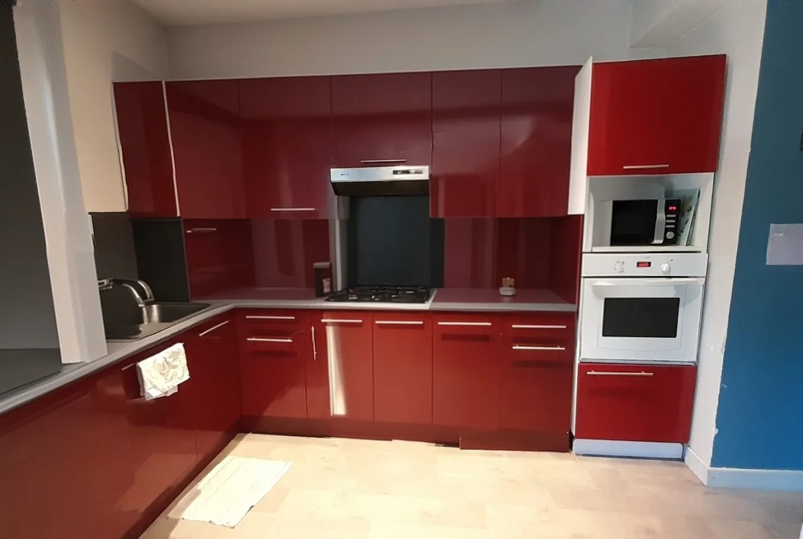 Maison familiale spacieuse à Souillac avec grand jardin et proximité des commodités 
