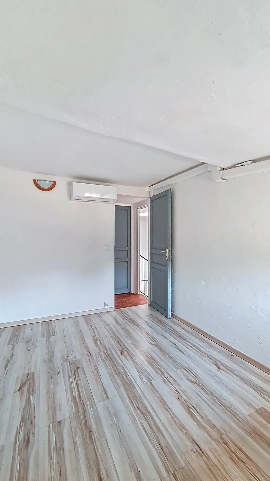Maison de village 124 m² avec studio indépendant à Rougiers (83) 
