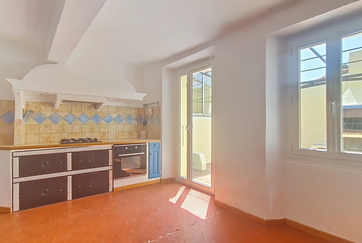 Maison de village 124 m² avec studio indépendant à Rougiers (83) 
