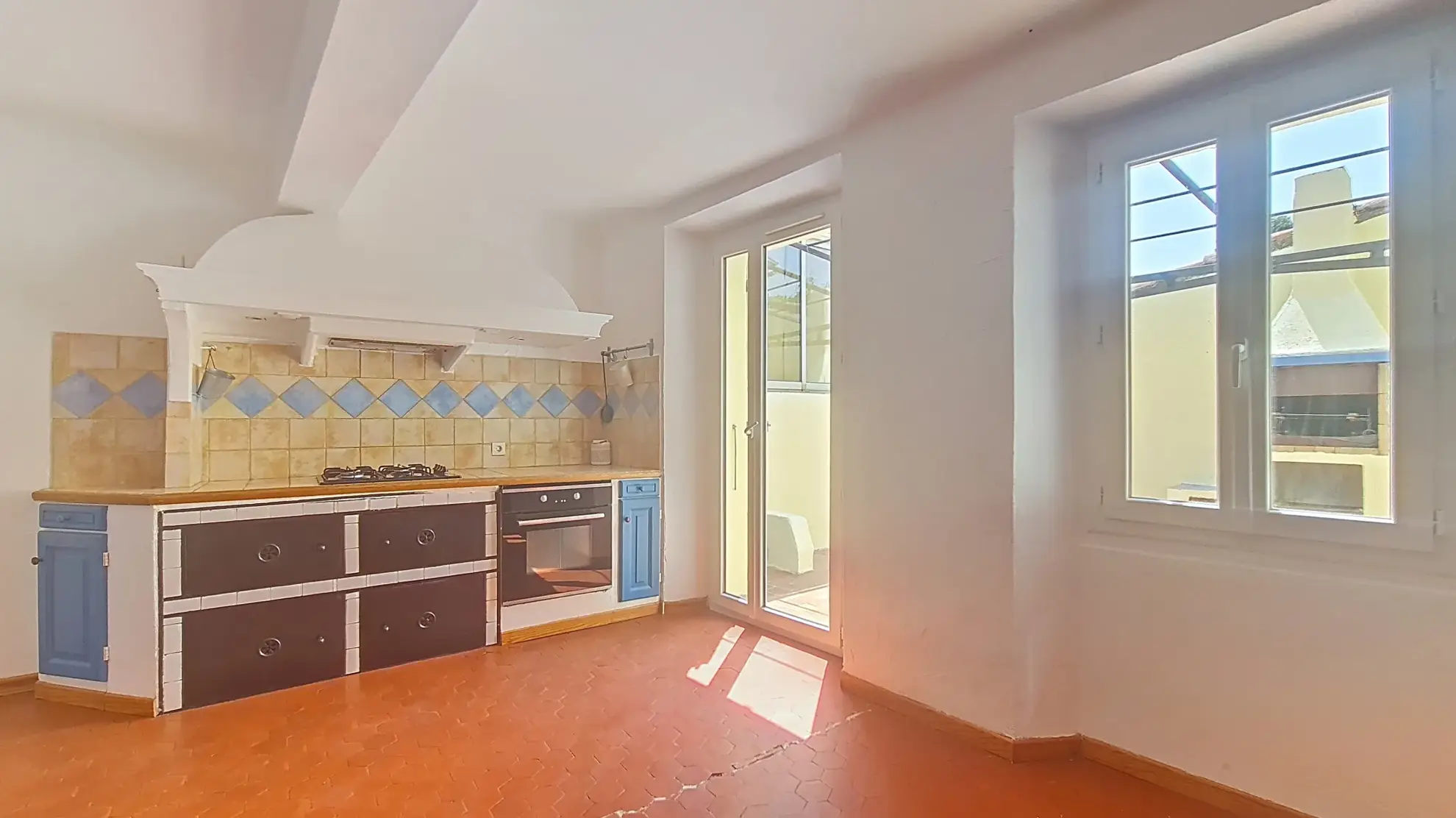Maison de village 124 m² avec studio indépendant à Rougiers (83) 