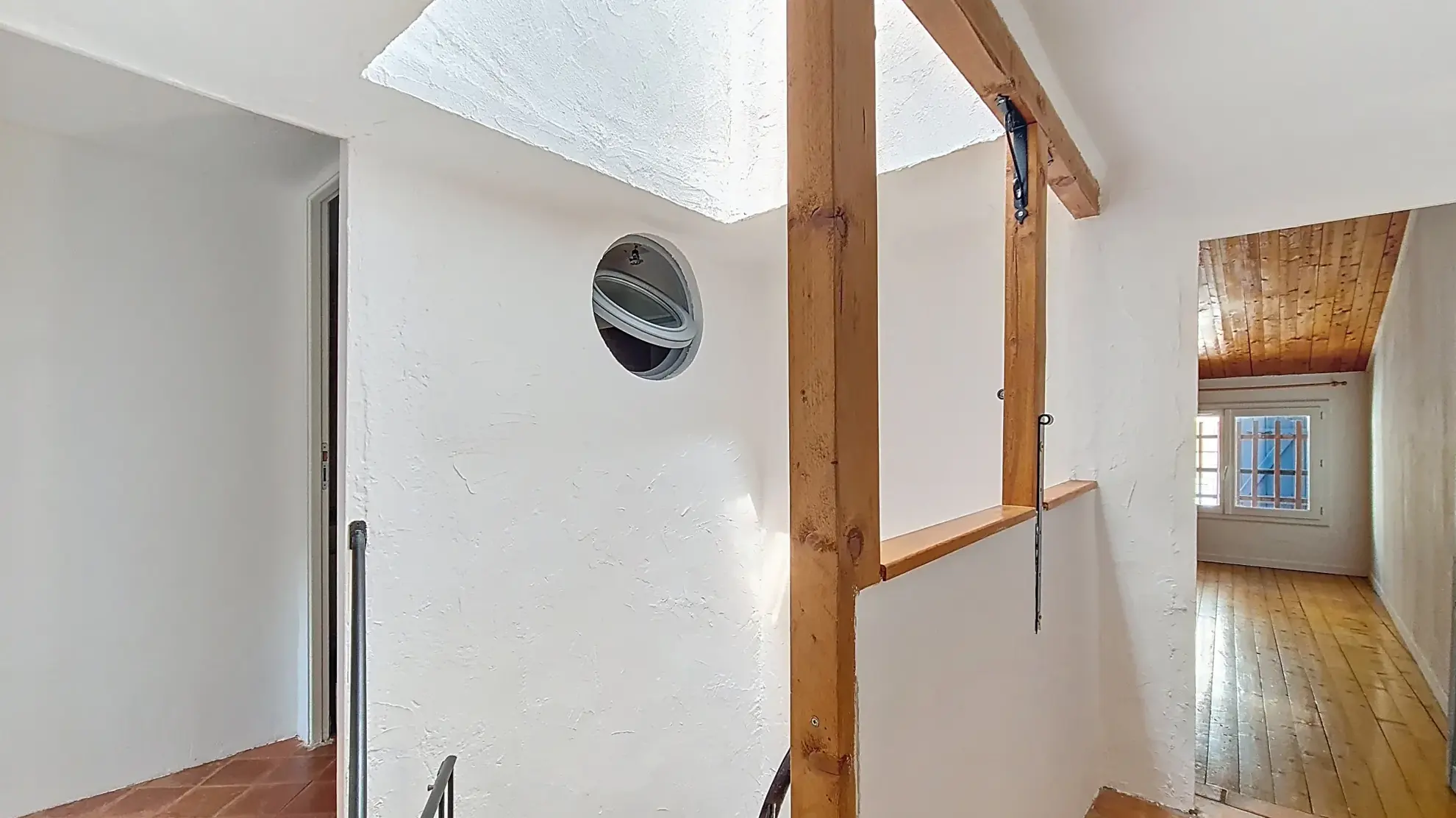 Maison de village 124 m² avec studio indépendant à Rougiers (83) 