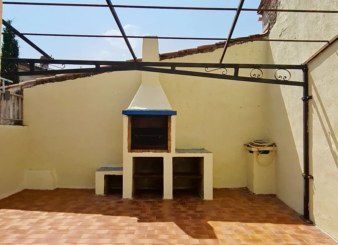 Maison de village 124 m² avec studio indépendant à Rougiers (83) 