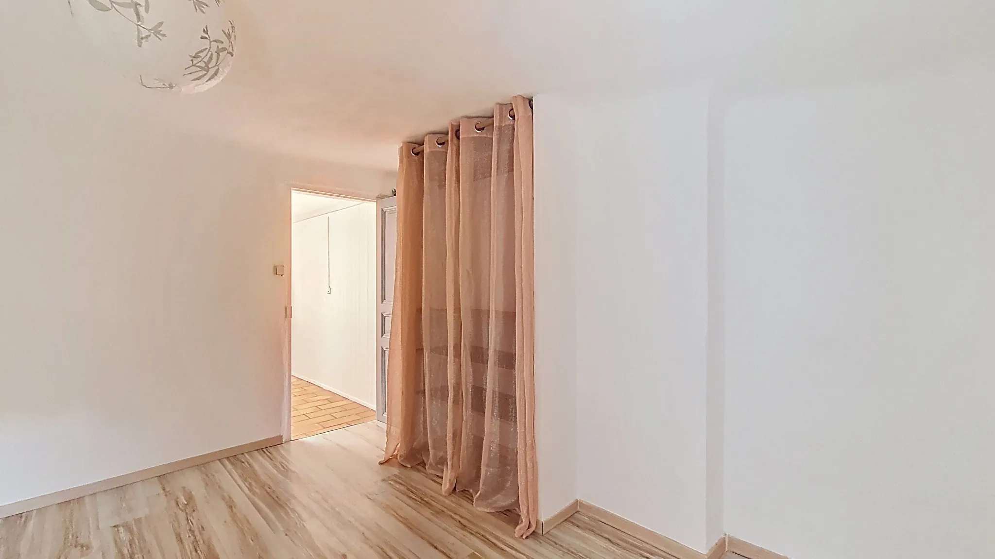Maison de village 124 m² avec studio indépendant à Rougiers (83) 