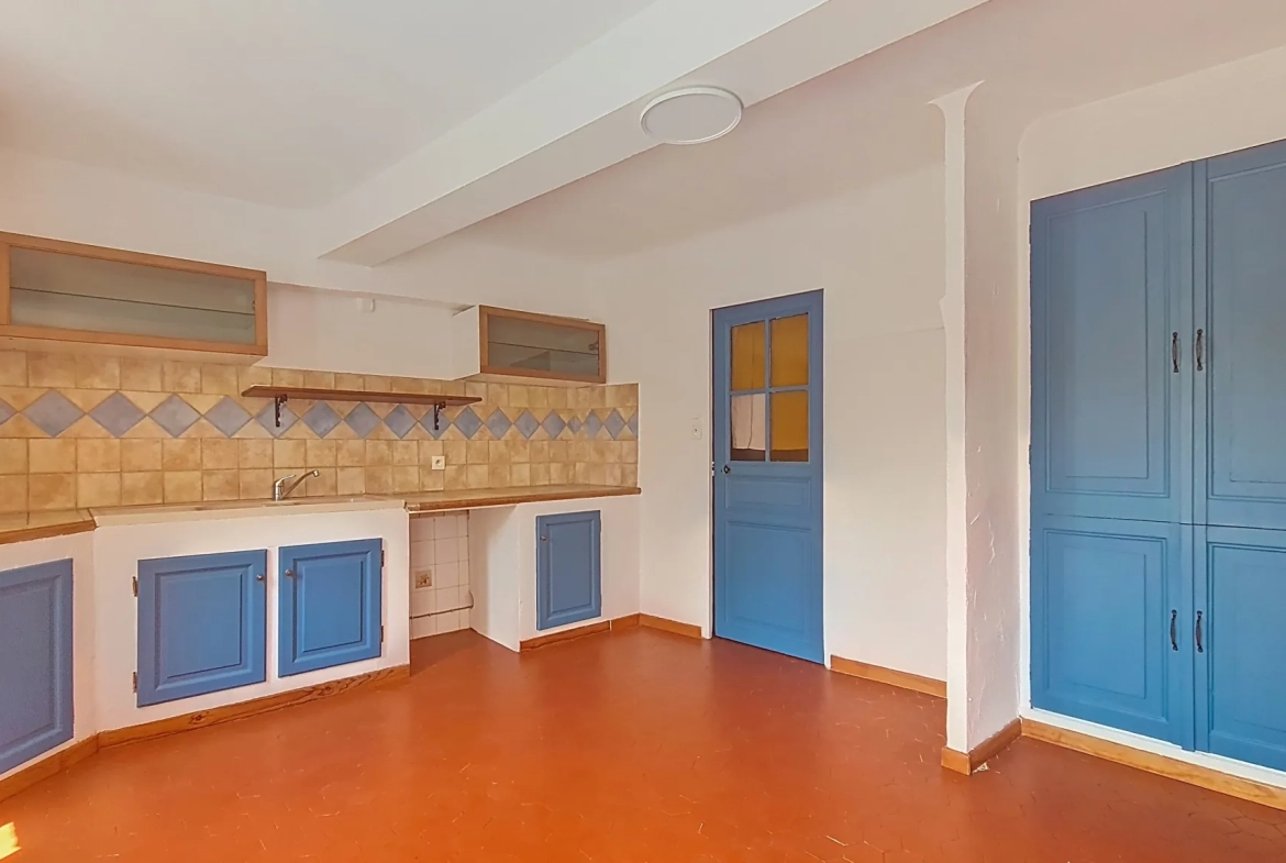Maison de village 124 m² avec studio indépendant à Rougiers (83) 