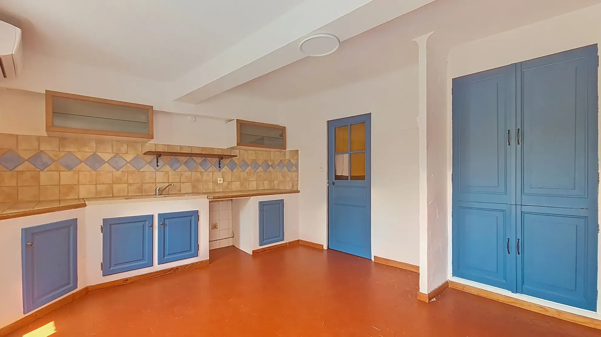 Maison de village 124 m² avec studio indépendant à Rougiers (83) 