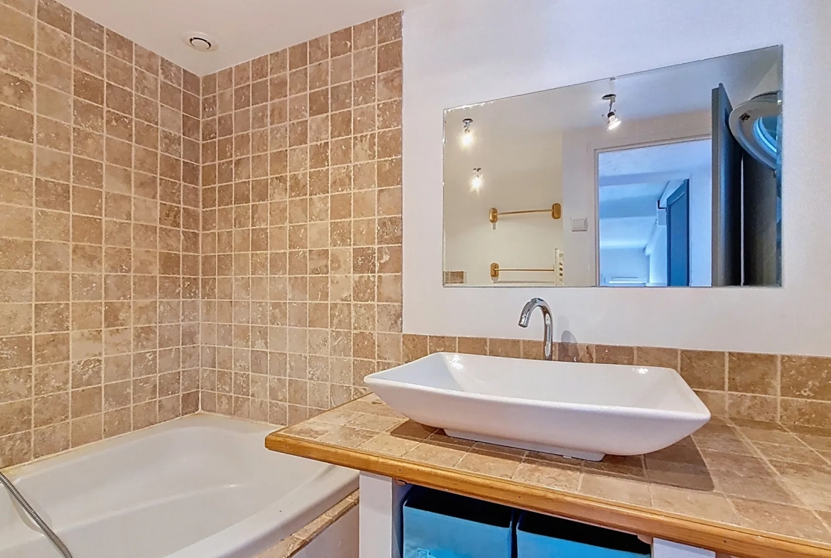 Maison de village 124 m² avec studio indépendant à Rougiers (83) 