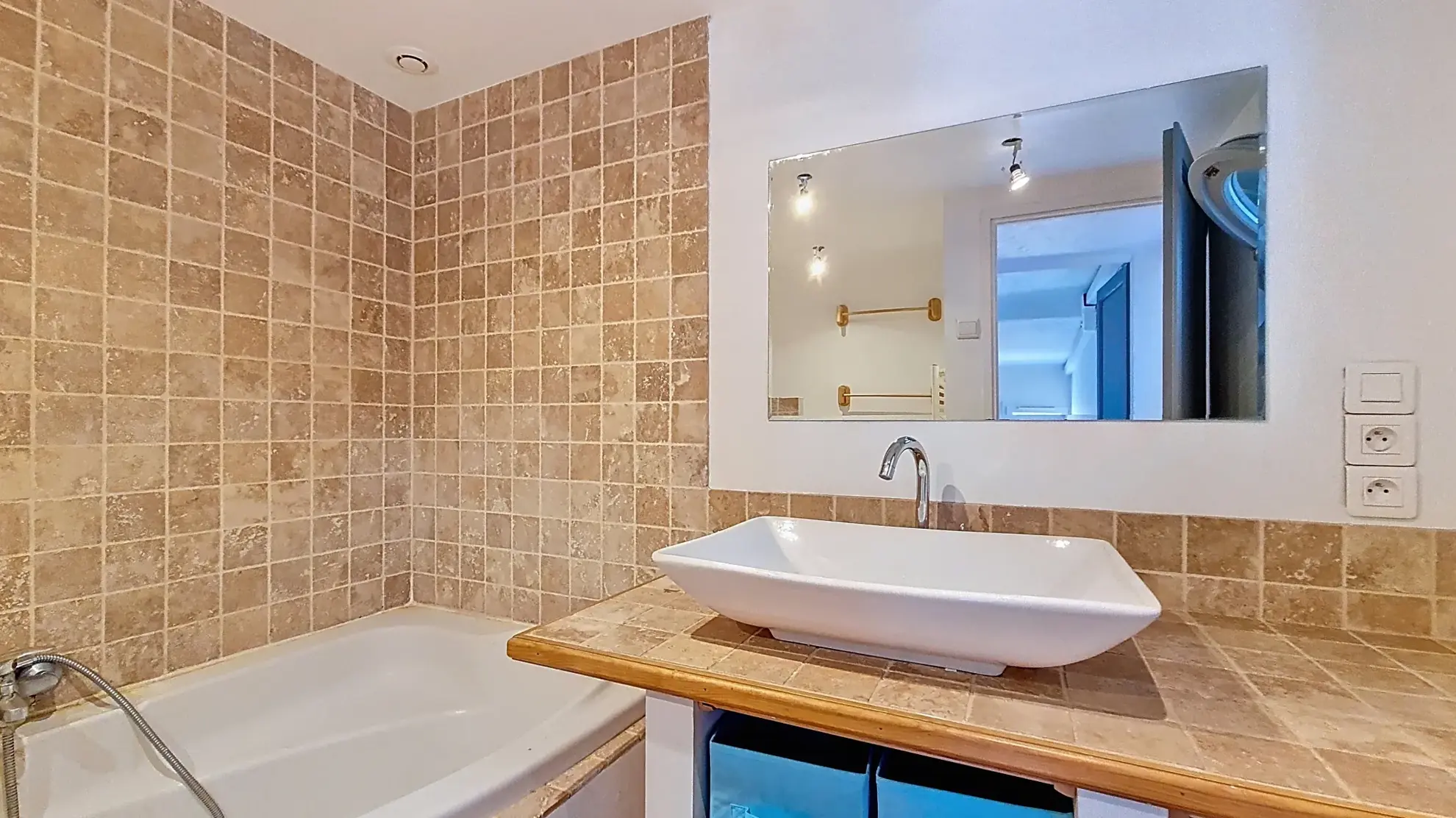Maison de village 124 m² avec studio indépendant à Rougiers (83) 