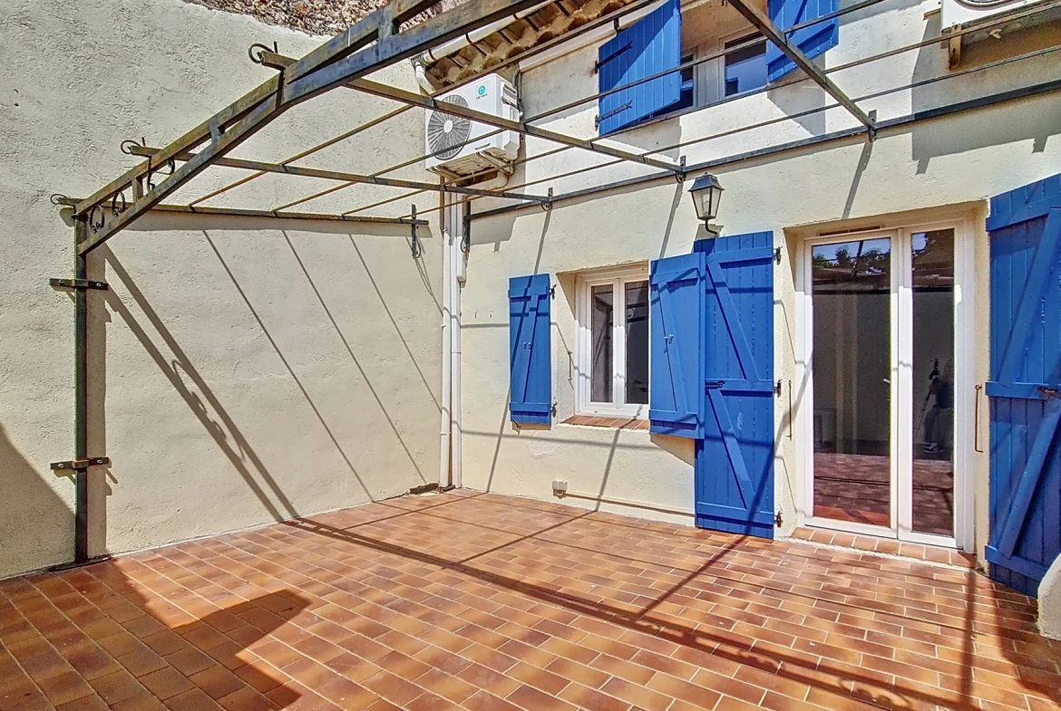 Maison de village 124 m² avec studio indépendant à Rougiers (83) 