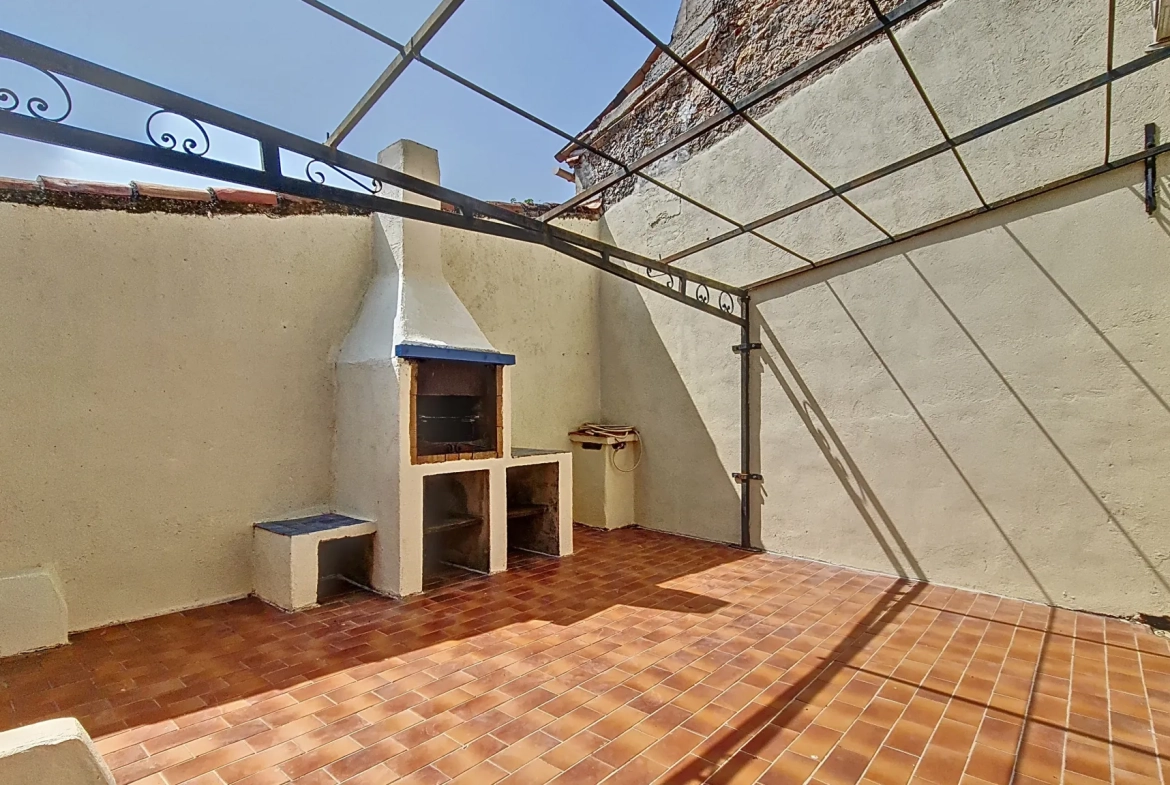 Maison de village 124 m² avec studio indépendant à Rougiers (83) 