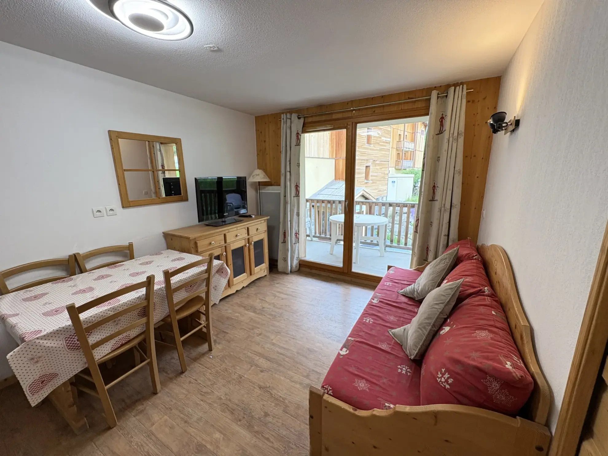 Charmant appartement T2 à Orcières Merlette avec balcon, piscine et parking 