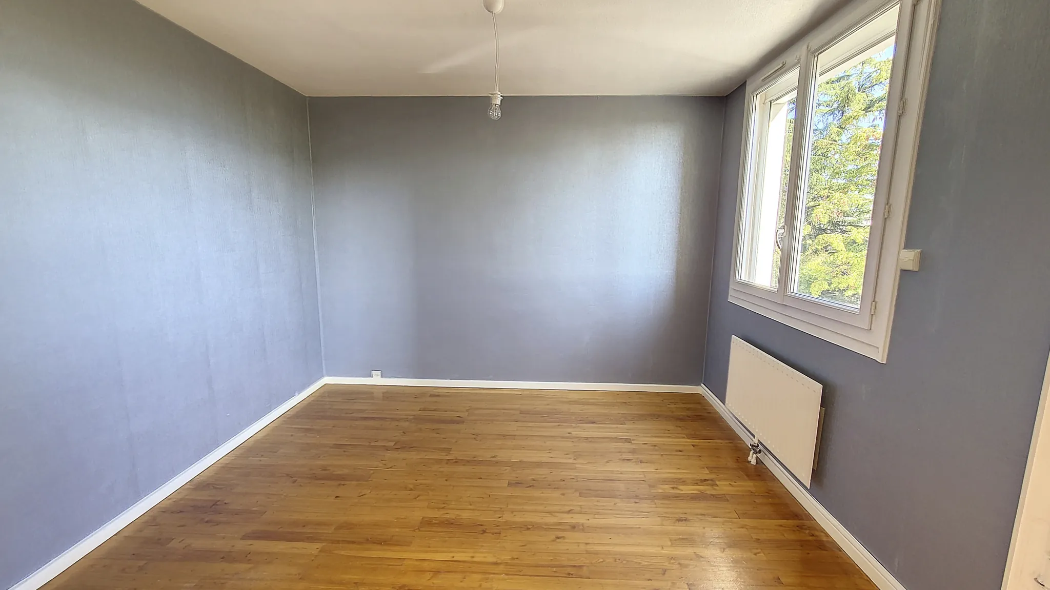 Appartement T4 à Irigny de 77 m² avec parking et cave - Résidence sécurisée 