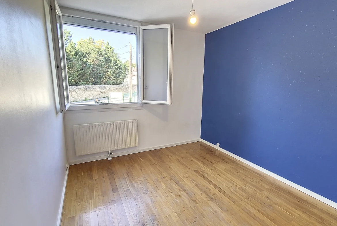 Appartement T4 à Irigny de 77 m² avec parking et cave - Résidence sécurisée 