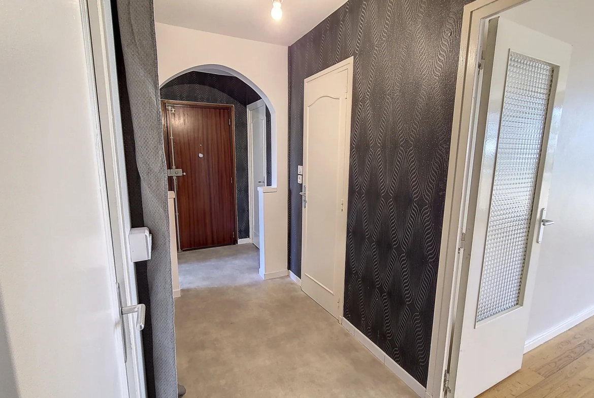 Appartement T4 à Irigny de 77 m² avec parking et cave - Résidence sécurisée 