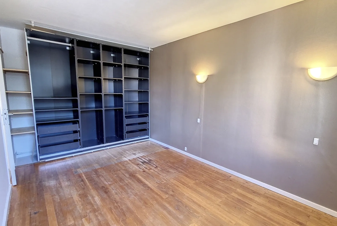 Appartement T4 à Irigny de 77 m² avec parking et cave - Résidence sécurisée 