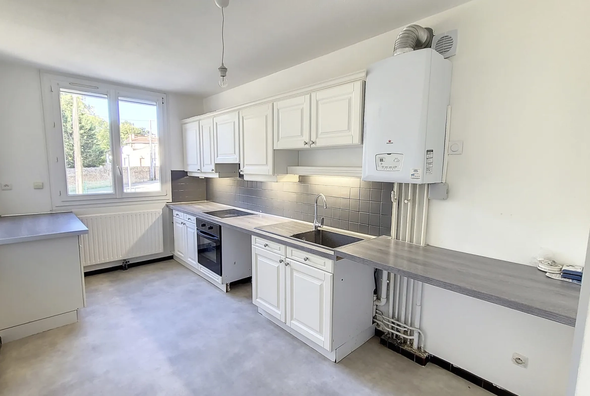 Appartement T4 à Irigny de 77 m² avec parking et cave - Résidence sécurisée 