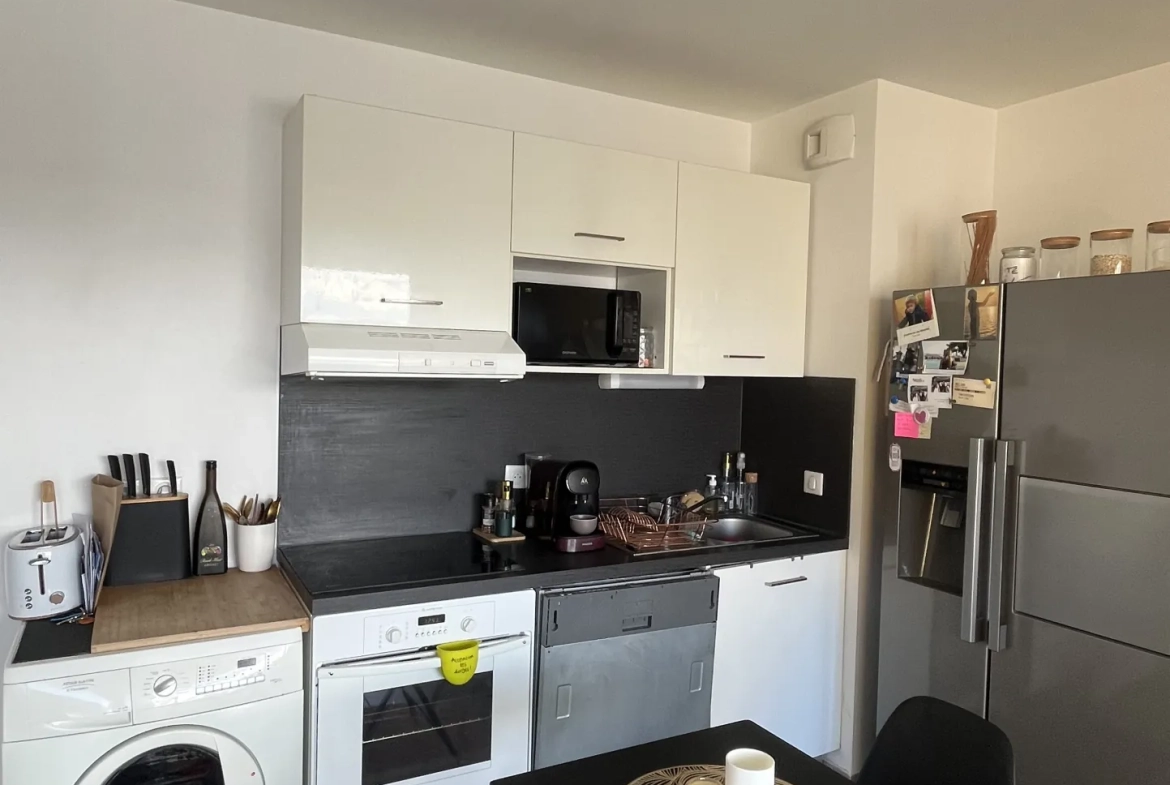 Appartement T3 récent avec terrasse, parking sécurisé à Saint Jean de Vedas 