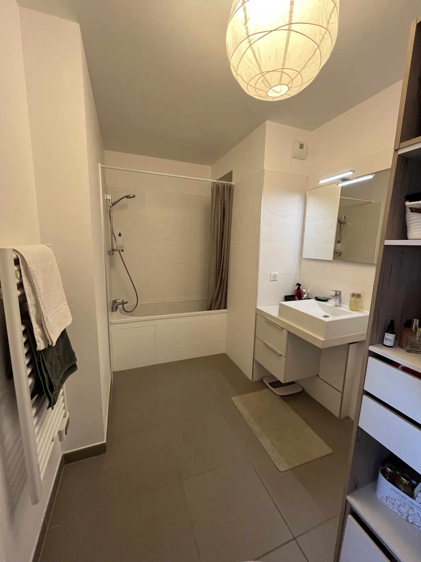 Appartement T3 récent avec terrasse, parking sécurisé à Saint Jean de Vedas 