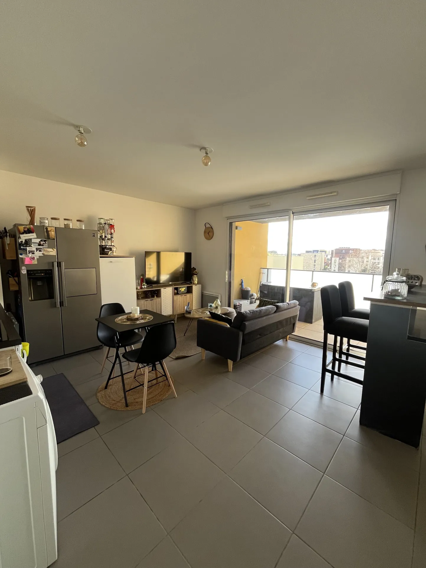 Appartement T3 récent avec terrasse, parking sécurisé à Saint Jean de Vedas 