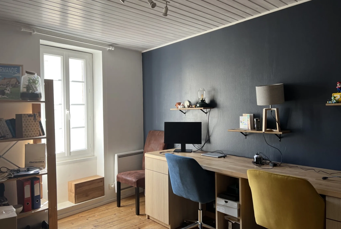 Charmante maison de ville rénovée avec terrasse à Saint-Jean-d’Hermine 
