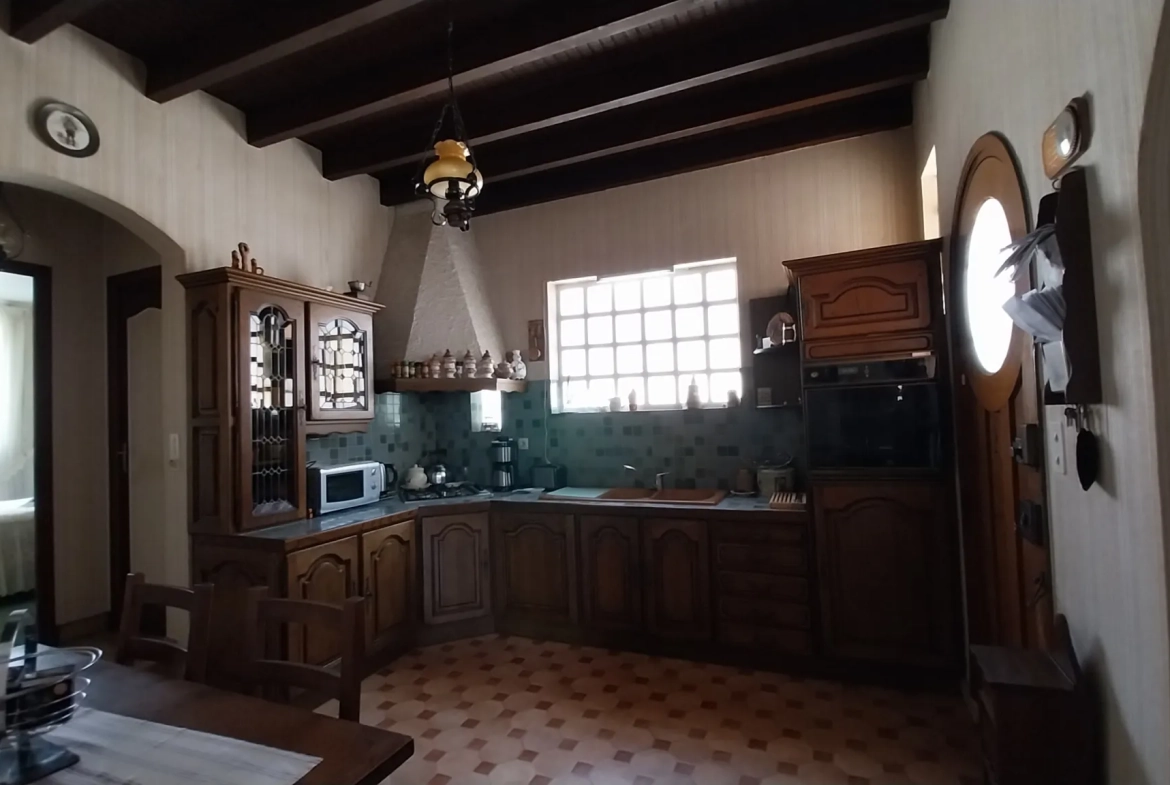 À vendre maison de ville à Marsac-sur-l'Isle avec garage et jardin clos 