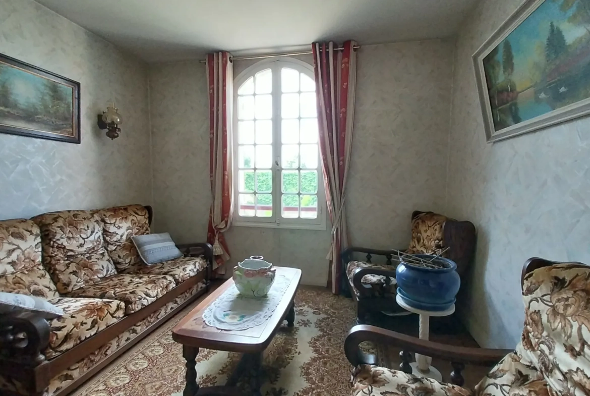 À vendre maison de ville à Marsac-sur-l'Isle avec garage et jardin clos 