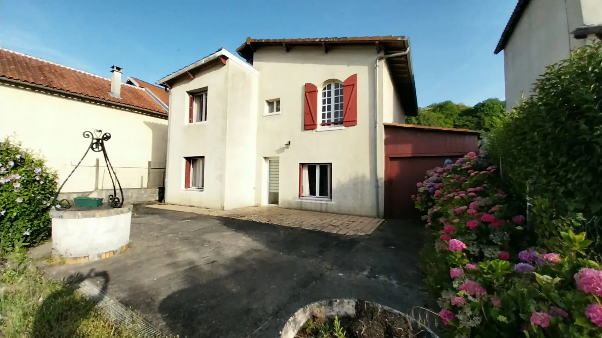 À vendre maison de ville à Marsac-sur-l'Isle avec garage et jardin clos 