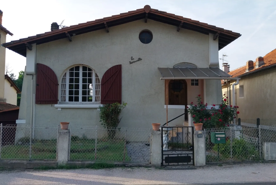 À vendre maison de ville à Marsac-sur-l'Isle avec garage et jardin clos 