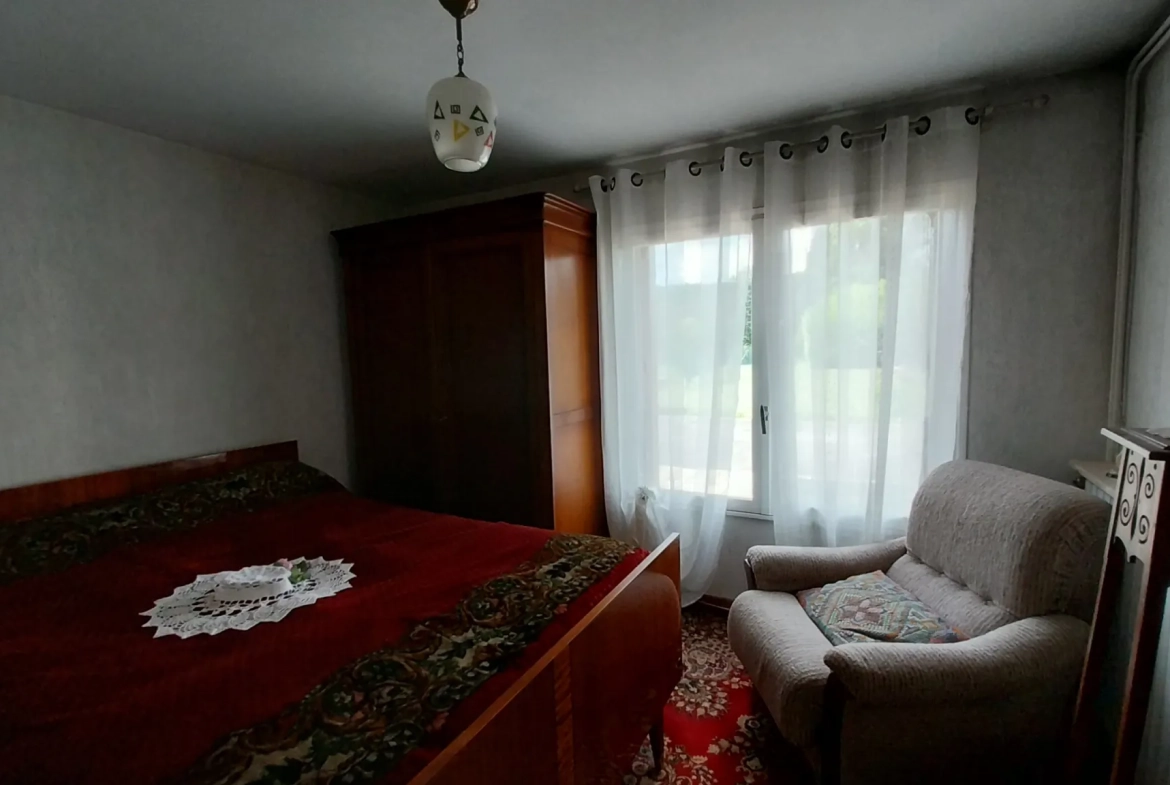 À vendre maison de ville à Marsac-sur-l'Isle avec garage et jardin clos 