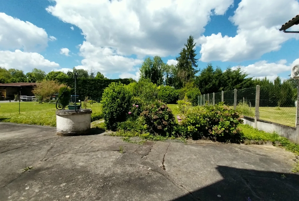 À vendre maison de ville à Marsac-sur-l'Isle avec garage et jardin clos 