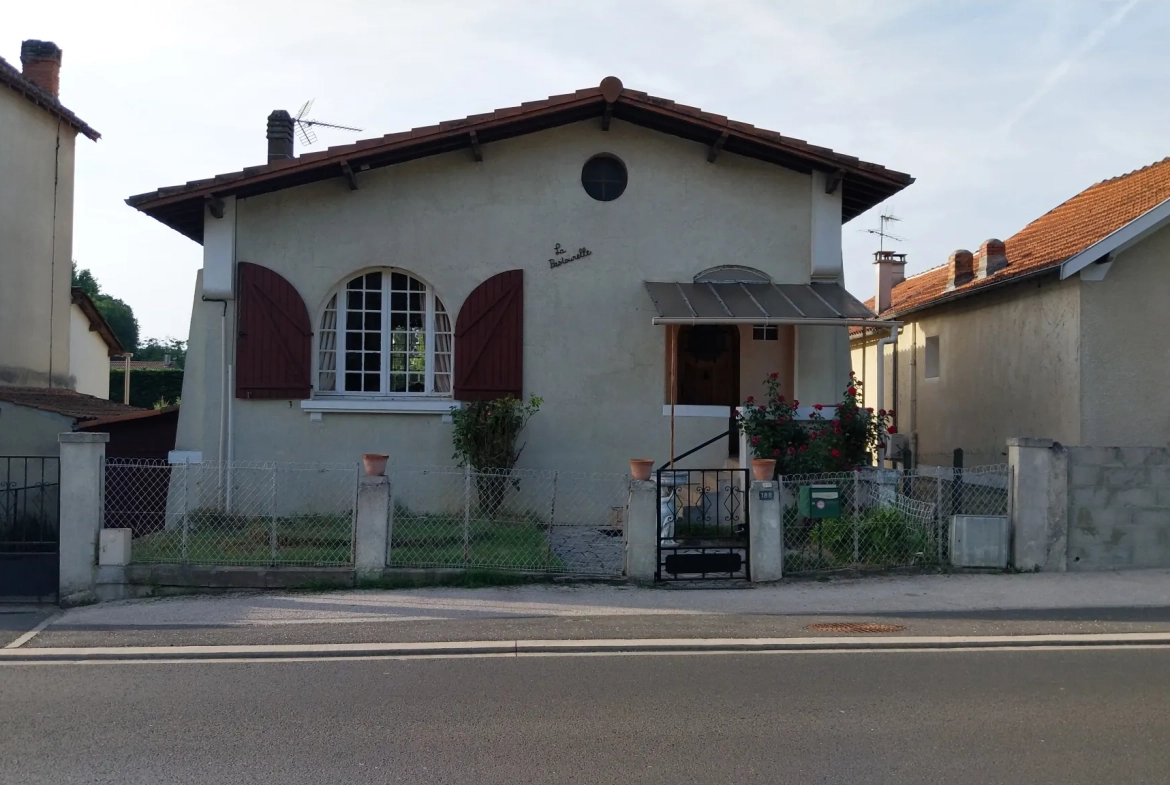 À vendre maison de ville à Marsac-sur-l'Isle avec garage et jardin clos 