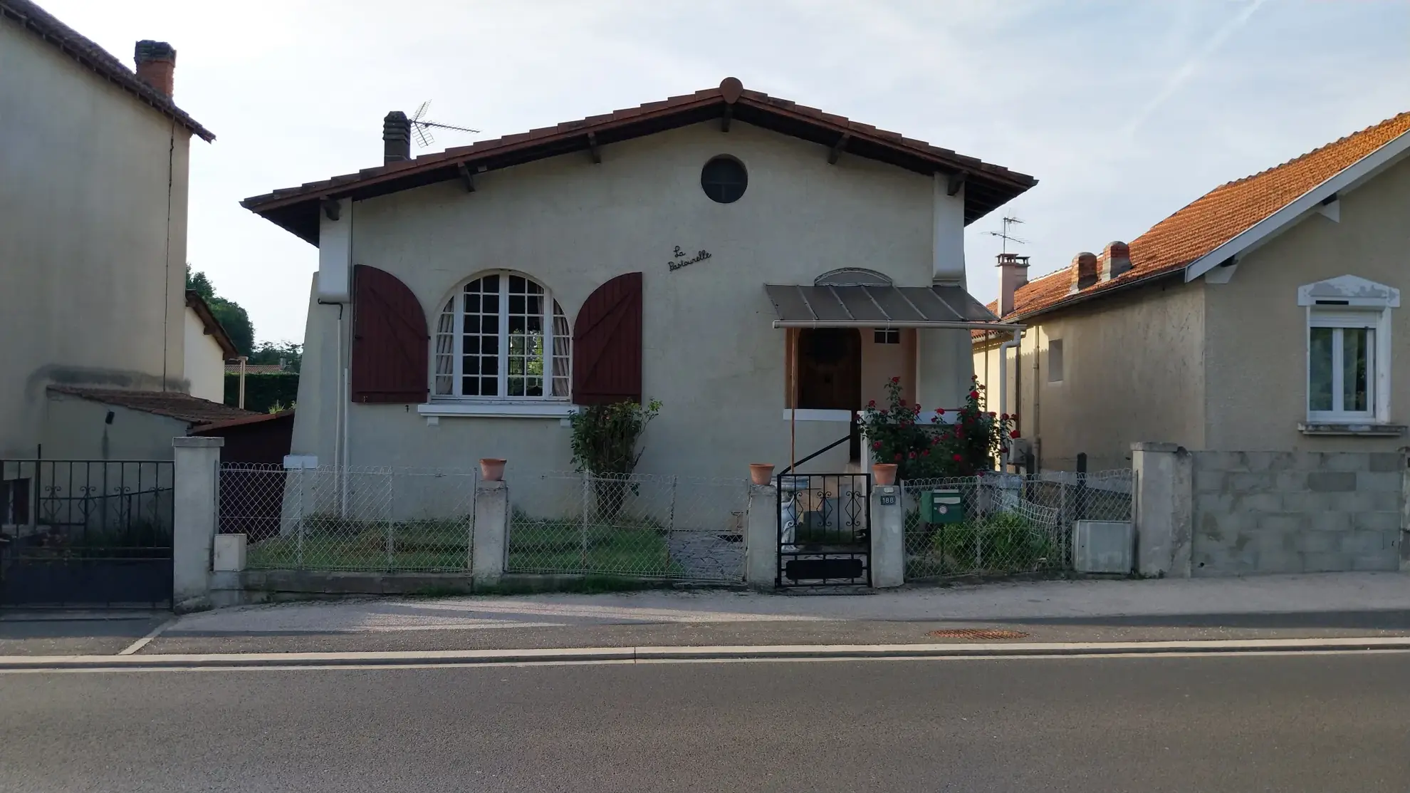 À vendre maison de ville à Marsac-sur-l'Isle avec garage et jardin clos 