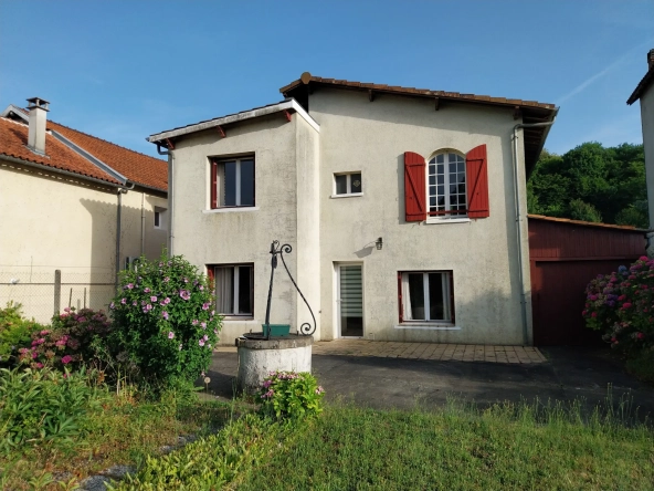 À vendre maison de ville à Marsac-sur-l'Isle avec garage et jardin clos