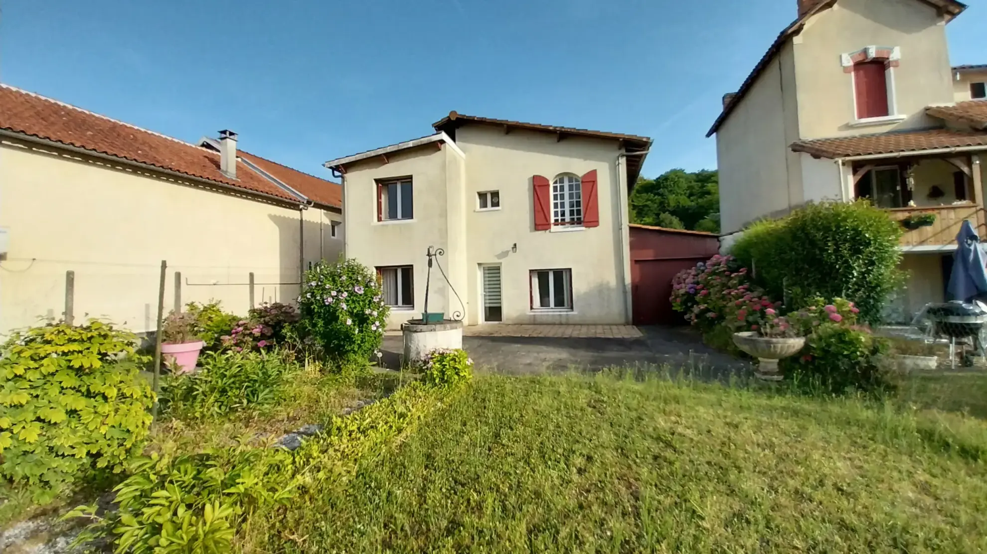 À vendre maison de ville à Marsac-sur-l'Isle avec garage et jardin clos 