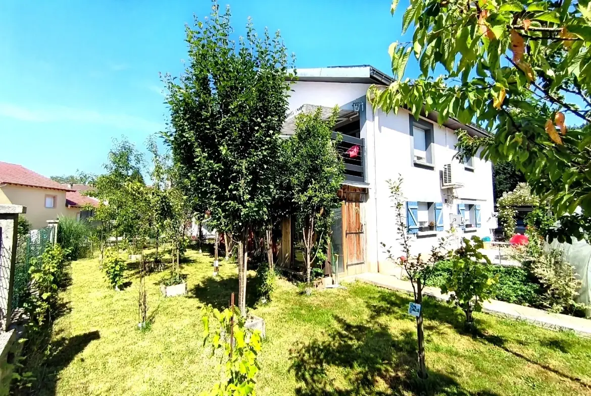 Maison rénovée de 115 m² avec terrain clos à Gérardmer 