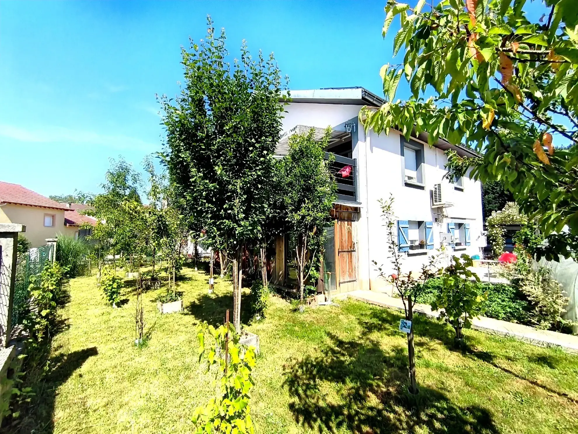 Maison rénovée de 115 m² avec terrain clos à Gérardmer 