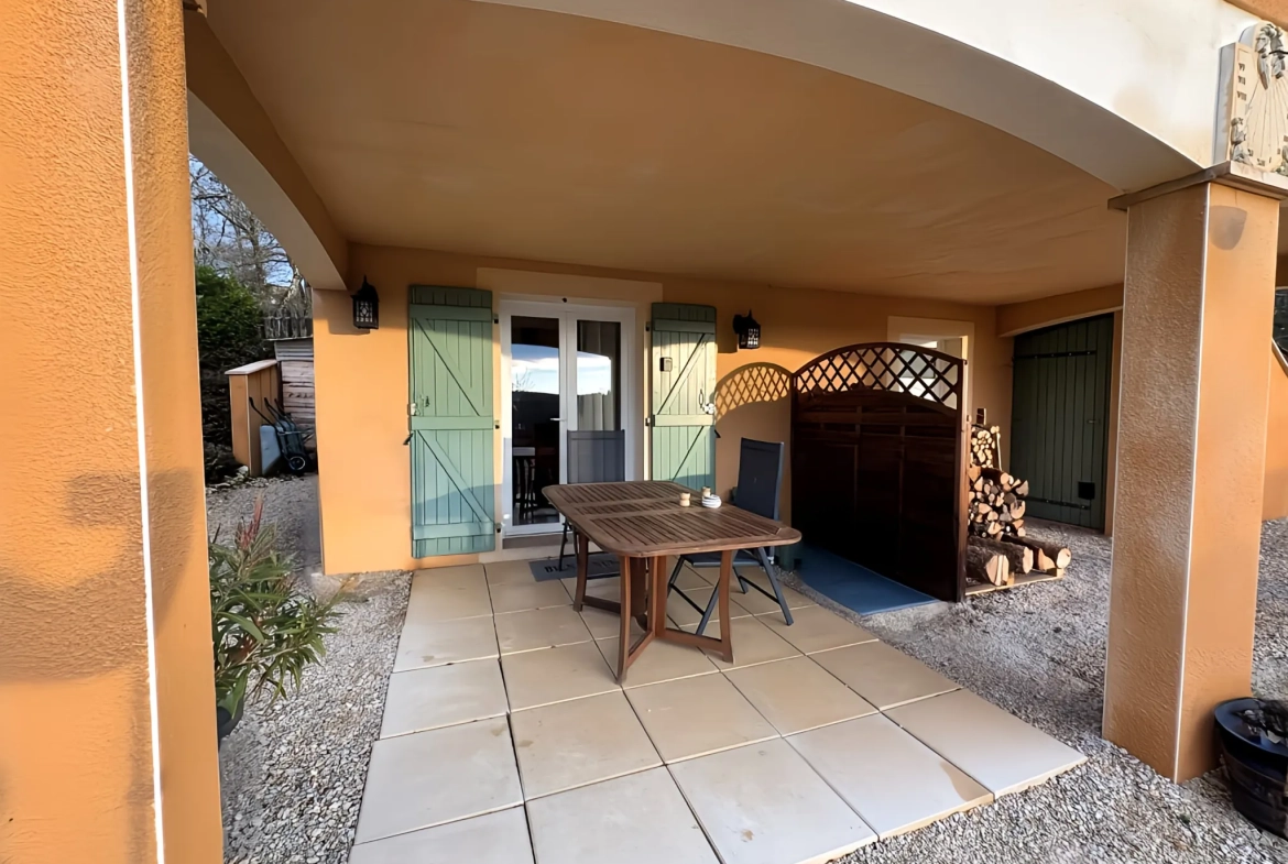 Maison de charme à Gourdon avec piscine, box, studio et grand terrain de 6038 m² 