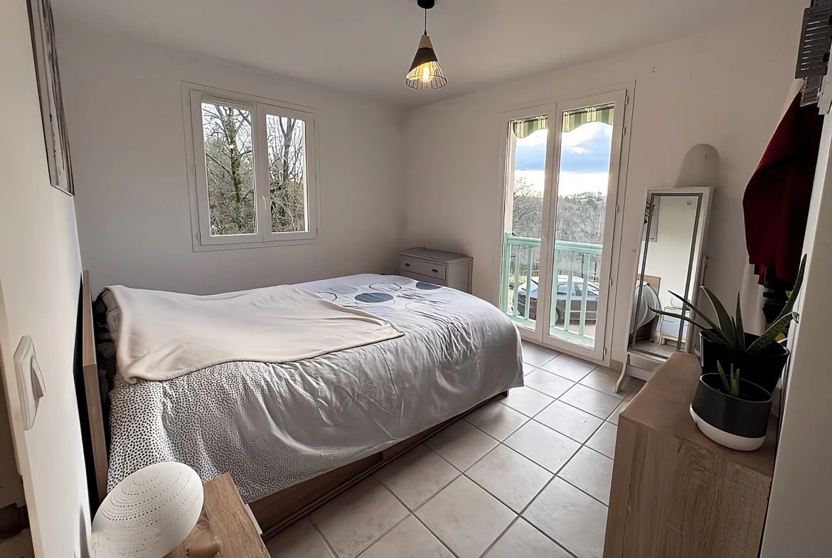 Maison de charme à Gourdon avec piscine, box, studio et grand terrain de 6038 m² 
