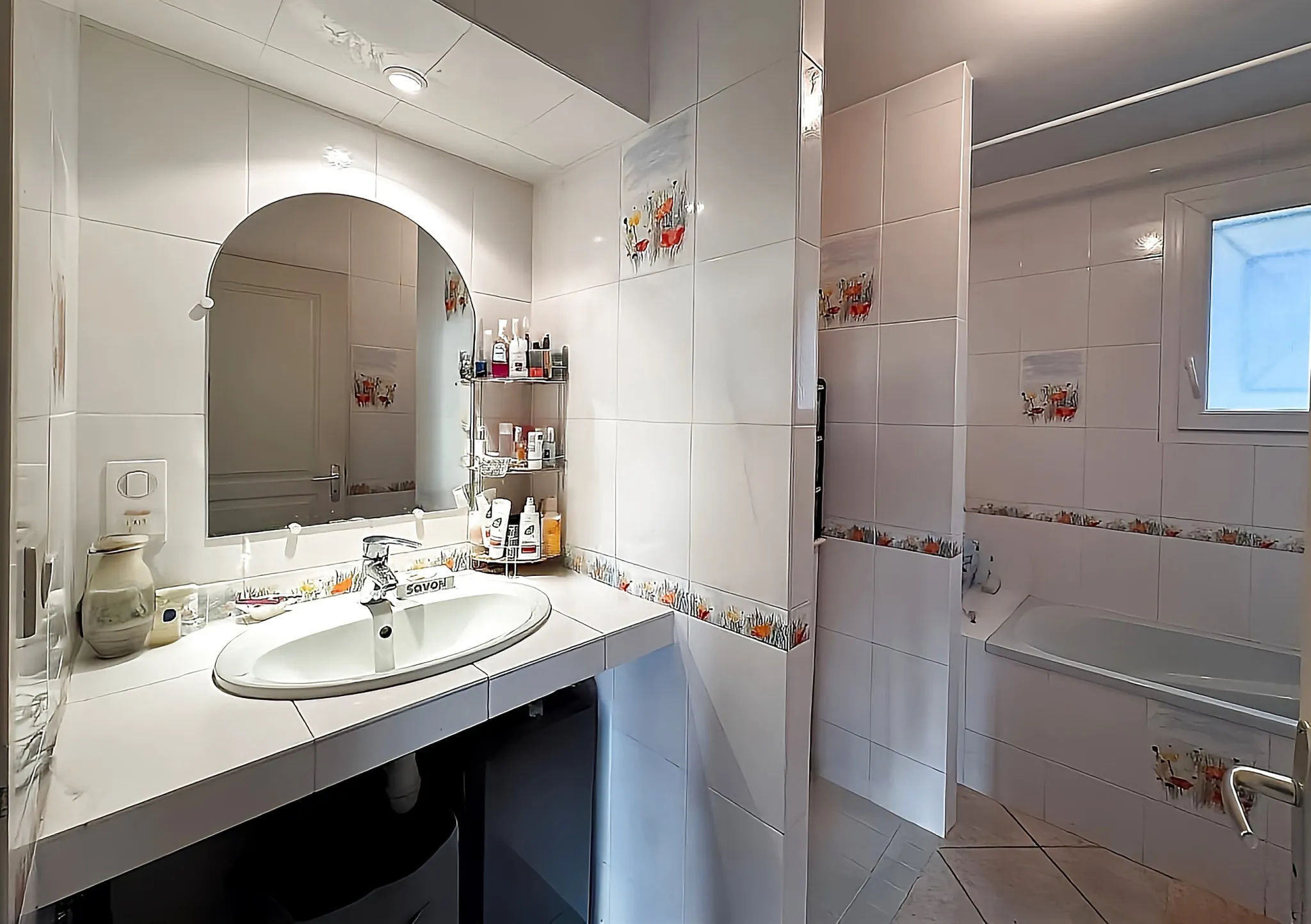 Maison de charme à Gourdon avec piscine, box, studio et grand terrain de 6038 m² 