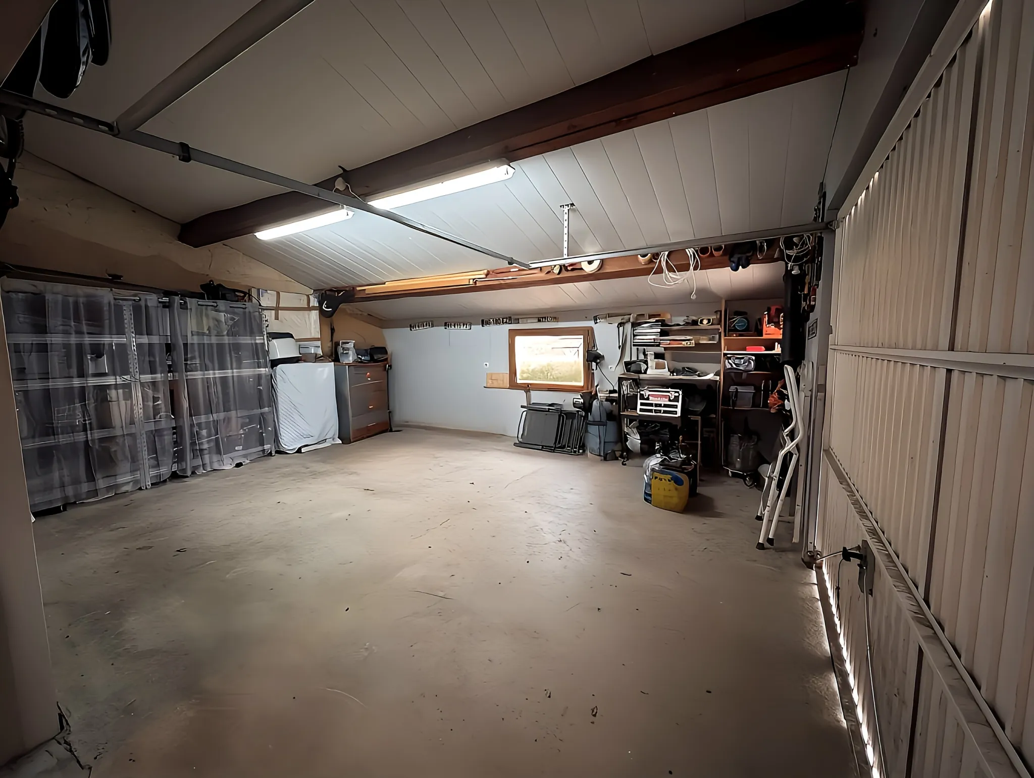 Maison de charme à Gourdon avec piscine, box, studio et grand terrain de 6038 m² 
