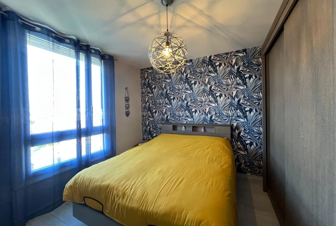 Appartement traversant à Roanne avec vue panoramique, garage et parking 