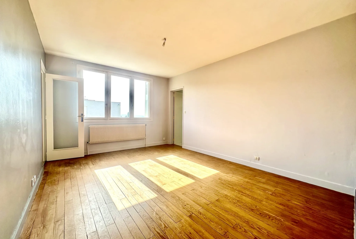 Appartement T2 à vendre à Clermont-Ferrand Montjuzet avec parking et vue dégagée 